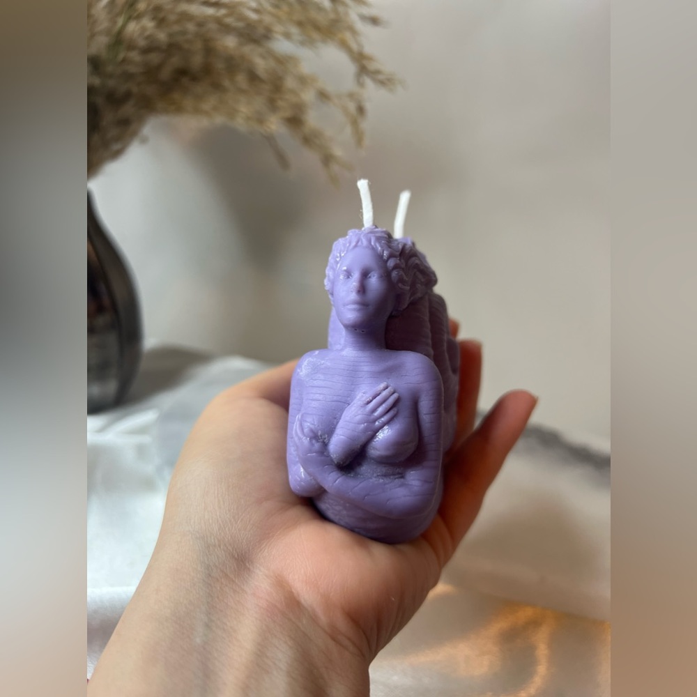 Purple Mermaid Candle - Passionfruit Pineapple - Picture 3 of 4